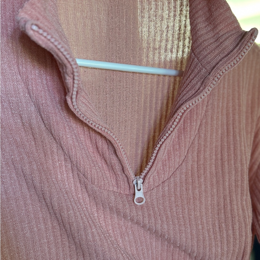 Pink Ribbed Women's Top - Picture 2 of 4
